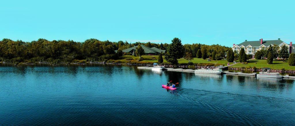 Auberge Du Lac-A-L'Eau-Claire Saint-Alexis-des-Monts Bagian luar foto