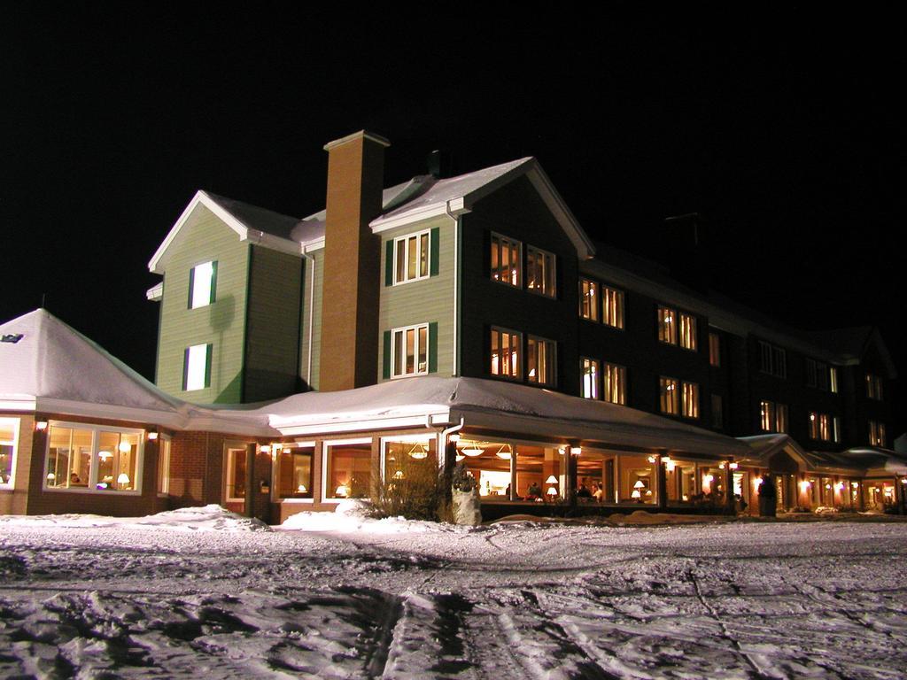 Auberge Du Lac-A-L'Eau-Claire Saint-Alexis-des-Monts Bagian luar foto