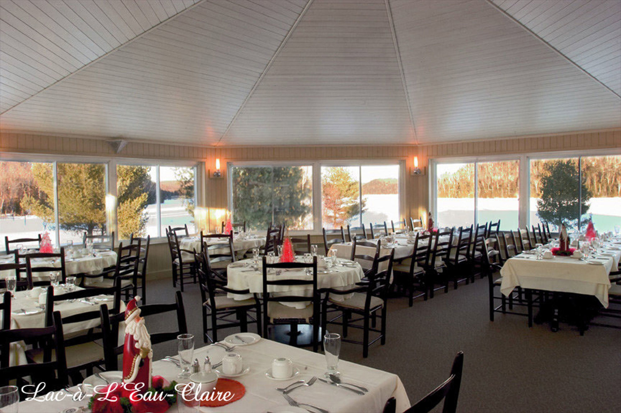 Auberge Du Lac-A-L'Eau-Claire Saint-Alexis-des-Monts Bagian luar foto