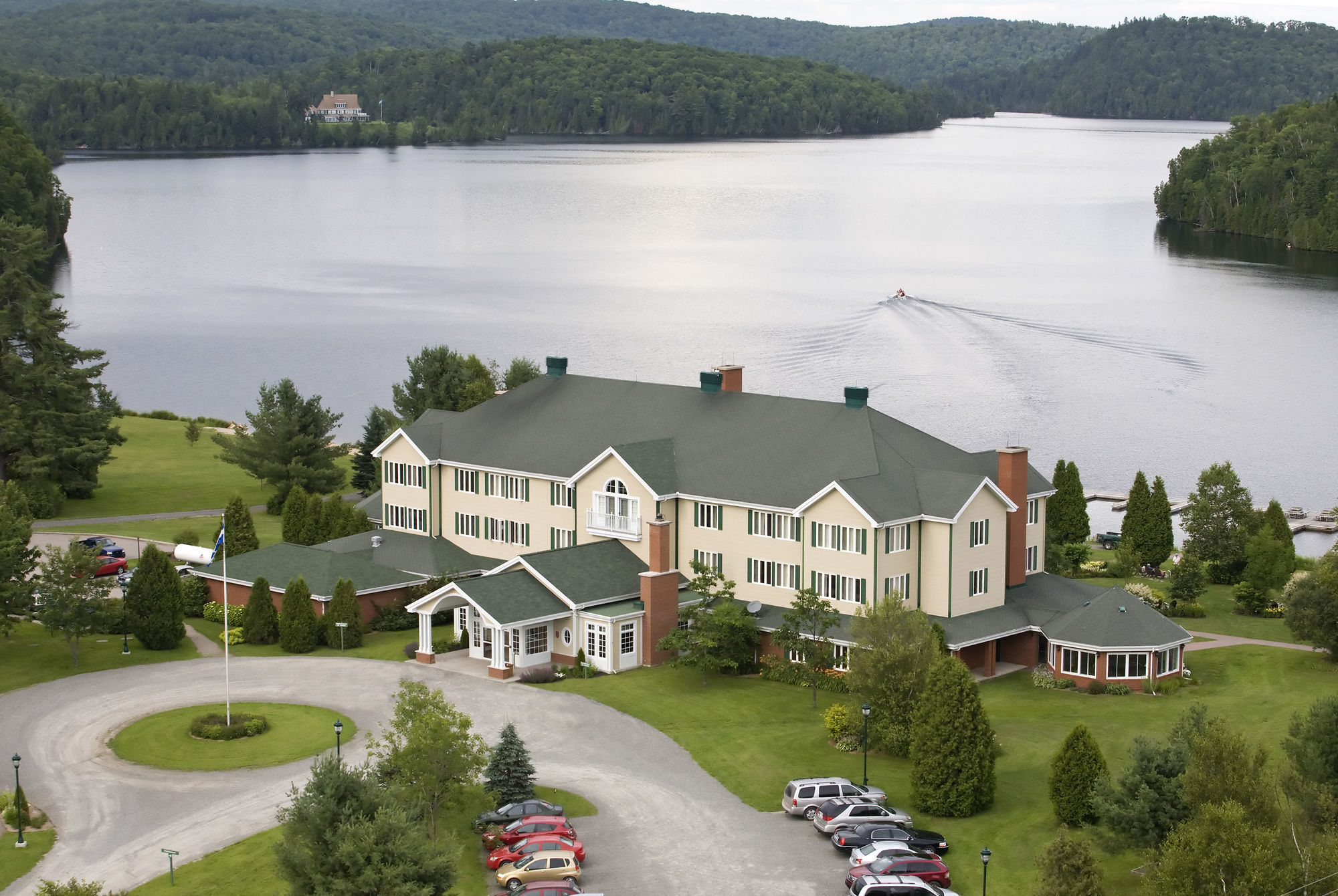 Auberge Du Lac-A-L'Eau-Claire Saint-Alexis-des-Monts Bagian luar foto